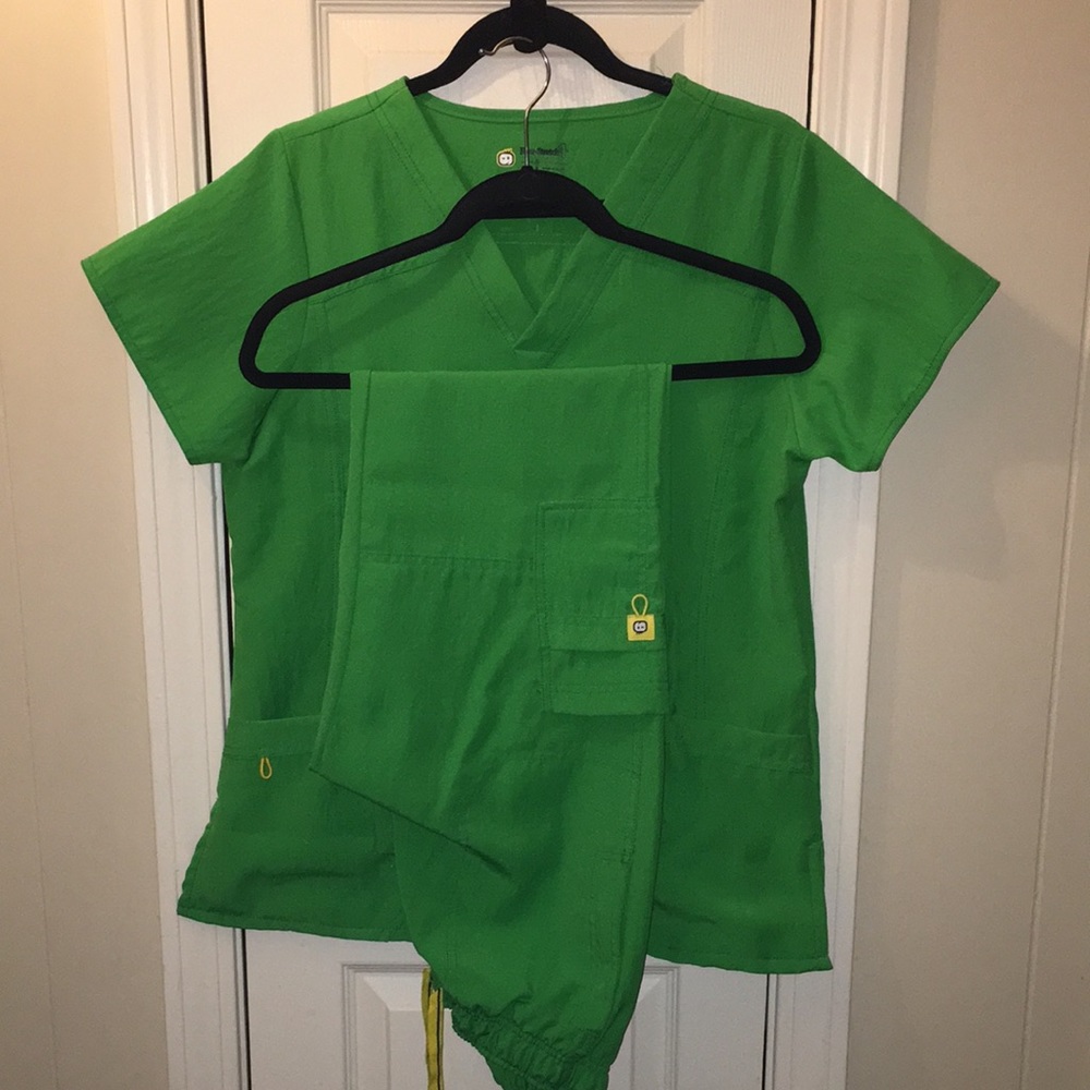 Wonder wink 4 stretch women’s scrub set.